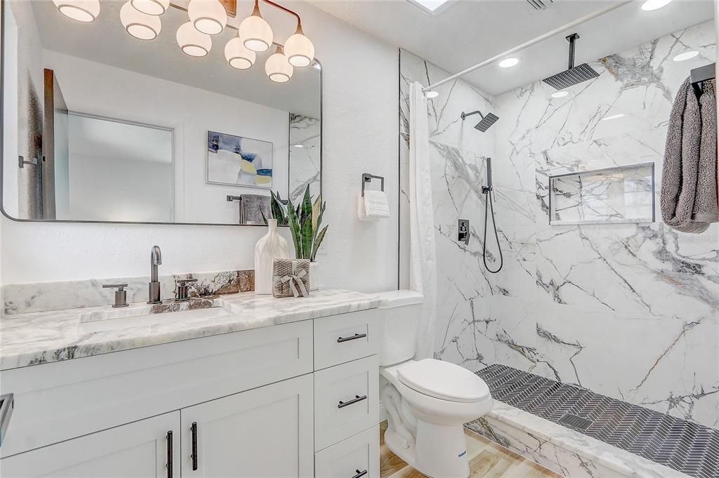 En Venta: $419,999 (4 camas, 2 baños, 1936 Pies cuadrados)