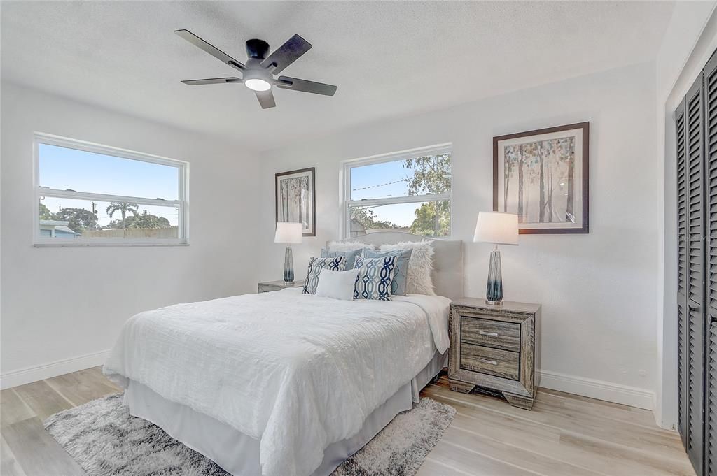 En Venta: $419,999 (4 camas, 2 baños, 1936 Pies cuadrados)