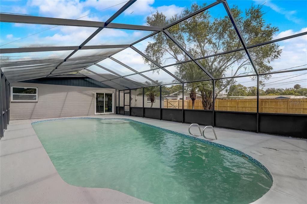 En Venta: $419,999 (4 camas, 2 baños, 1936 Pies cuadrados)