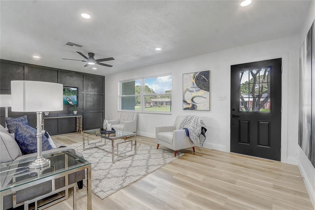 En Venta: $419,999 (4 camas, 2 baños, 1936 Pies cuadrados)