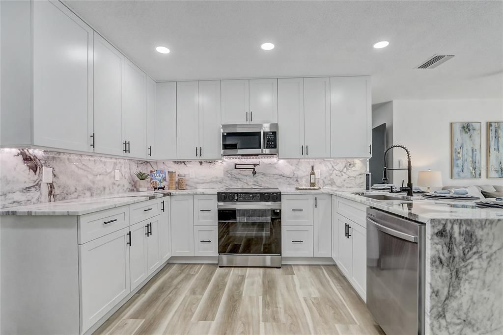 En Venta: $419,999 (4 camas, 2 baños, 1936 Pies cuadrados)