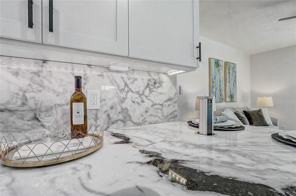 En Venta: $419,999 (4 camas, 2 baños, 1936 Pies cuadrados)