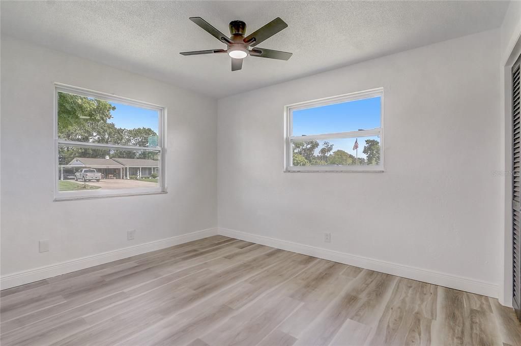 En Venta: $419,999 (4 camas, 2 baños, 1936 Pies cuadrados)