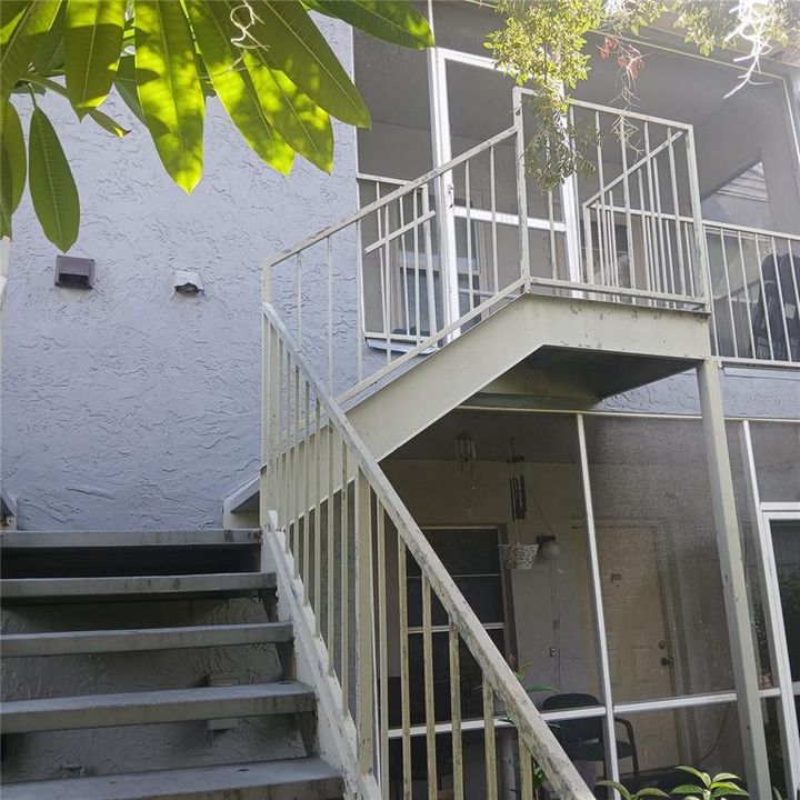 For Sale: $145,000 (2 beds, 2 baths, 912 Square Feet)