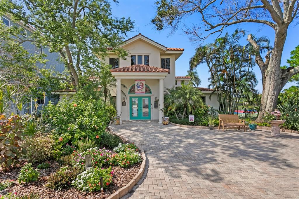 For Sale: $2,499,999 (4 beds, 3 baths, 4288 Square Feet)