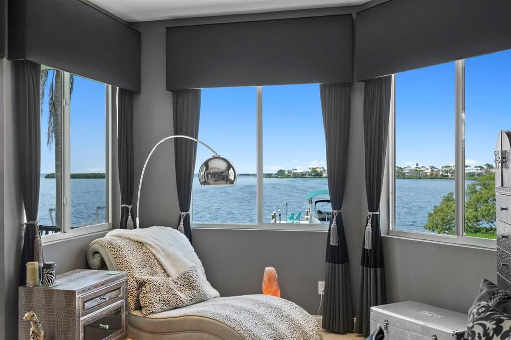 For Sale: $2,499,999 (4 beds, 3 baths, 4288 Square Feet)