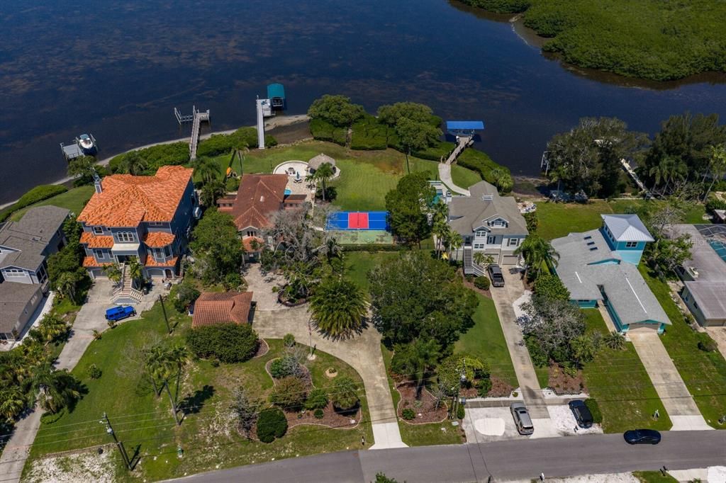 For Sale: $2,499,999 (4 beds, 3 baths, 4288 Square Feet)