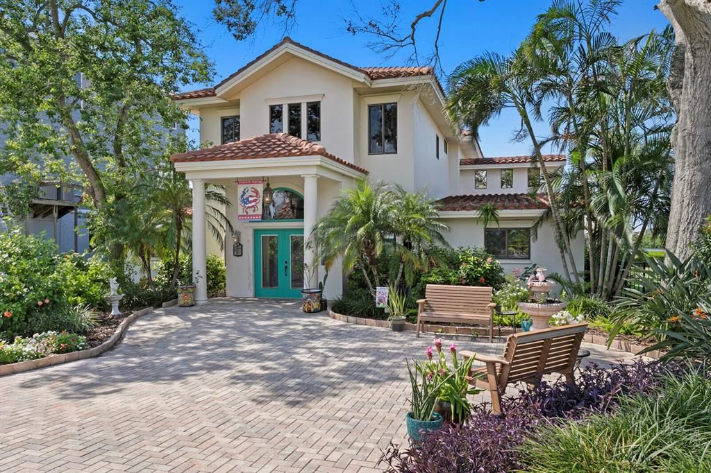 For Sale: $2,499,999 (4 beds, 3 baths, 4288 Square Feet)