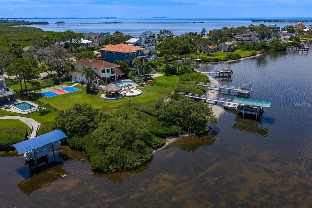 For Sale: $2,499,999 (4 beds, 3 baths, 4288 Square Feet)