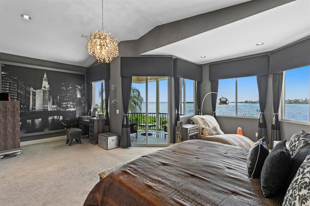 For Sale: $2,499,999 (4 beds, 3 baths, 4288 Square Feet)