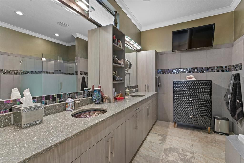 For Sale: $2,499,999 (4 beds, 3 baths, 4288 Square Feet)