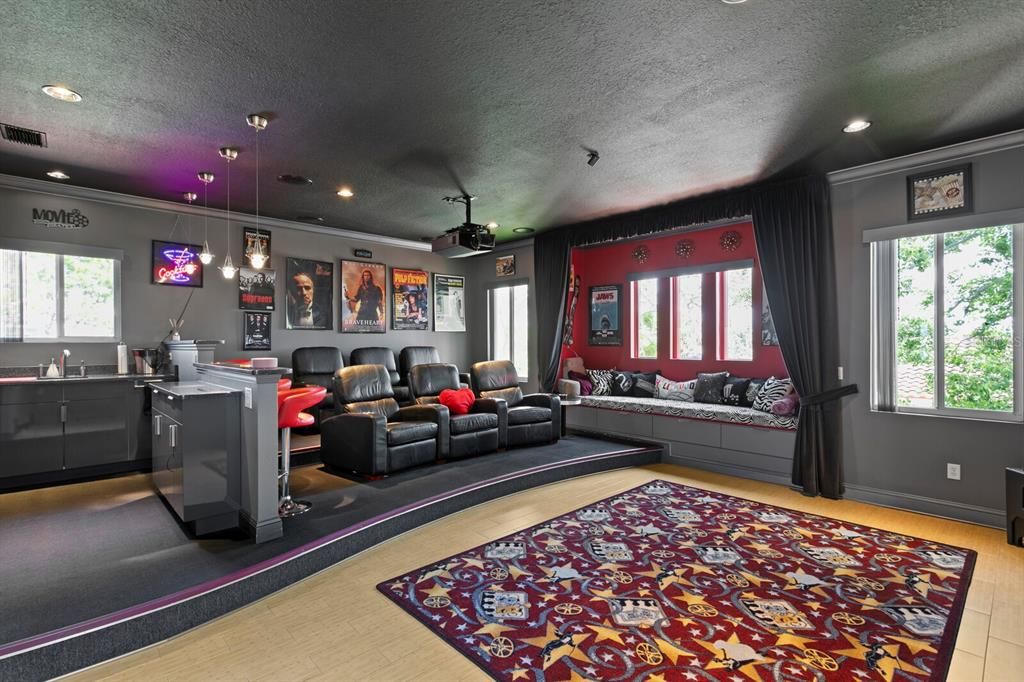 For Sale: $2,499,999 (4 beds, 3 baths, 4288 Square Feet)