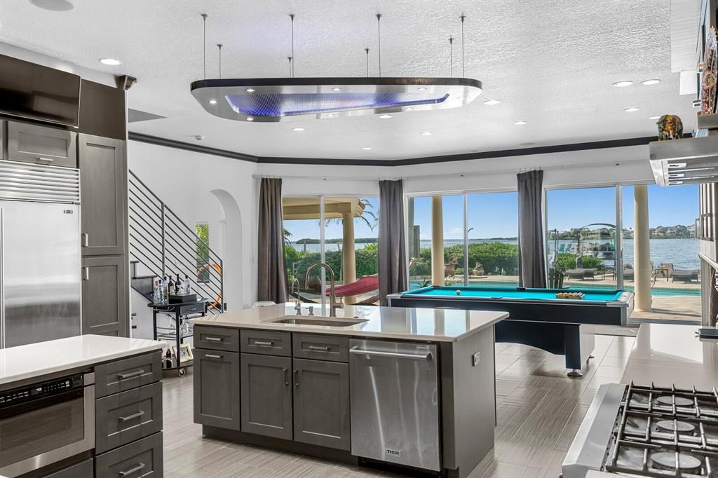 For Sale: $2,499,999 (4 beds, 3 baths, 4288 Square Feet)