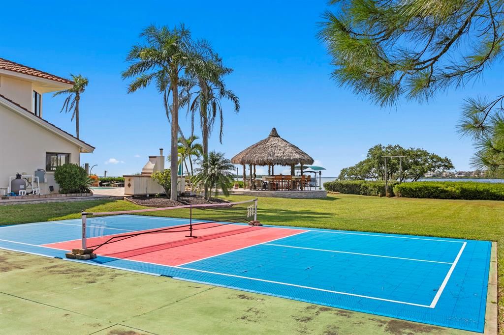 For Sale: $2,499,999 (4 beds, 3 baths, 4288 Square Feet)