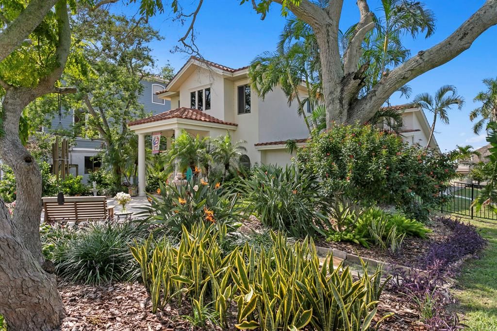 For Sale: $2,499,999 (4 beds, 3 baths, 4288 Square Feet)