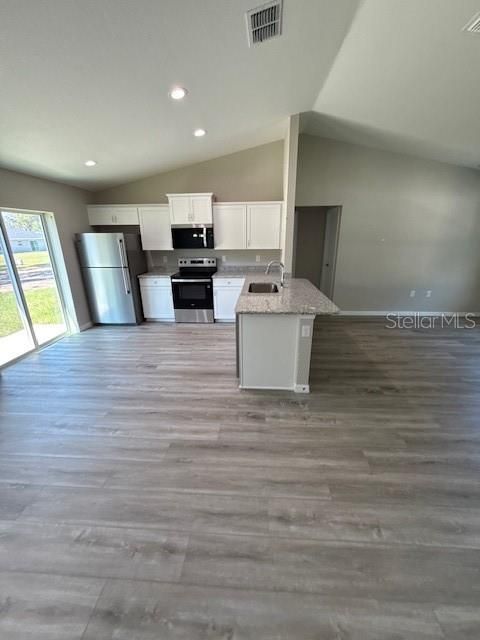 For Sale: $230,000 (3 beds, 2 baths, 1089 Square Feet)