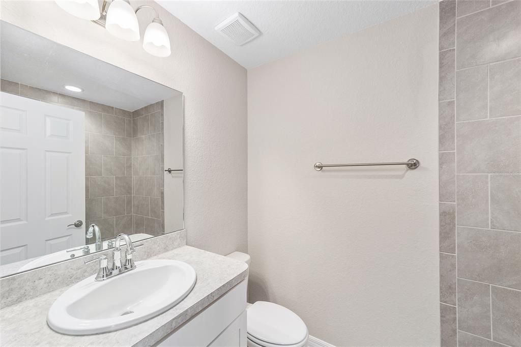 For Sale: $230,000 (3 beds, 2 baths, 1089 Square Feet)