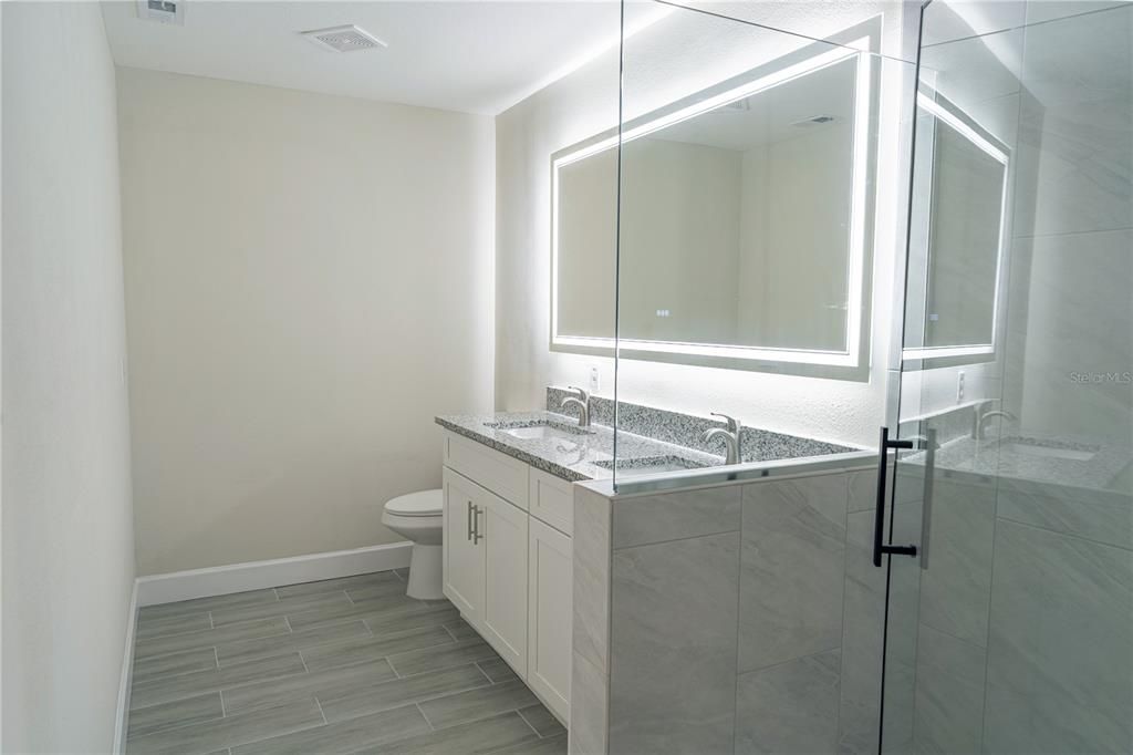 En Venta: $689,000 (4 camas, 2 baños, 2151 Pies cuadrados)