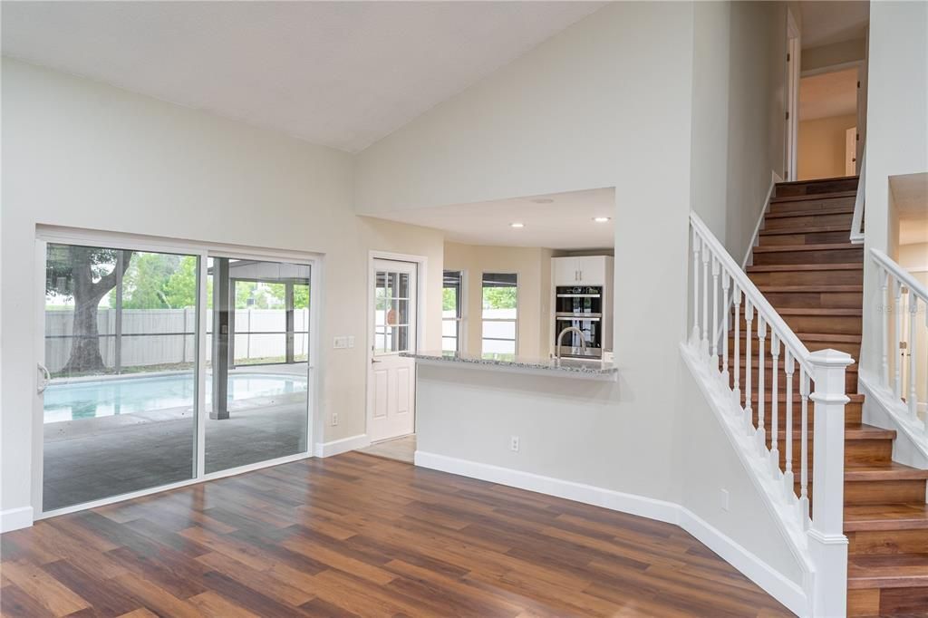 En Venta: $689,000 (4 camas, 2 baños, 2151 Pies cuadrados)