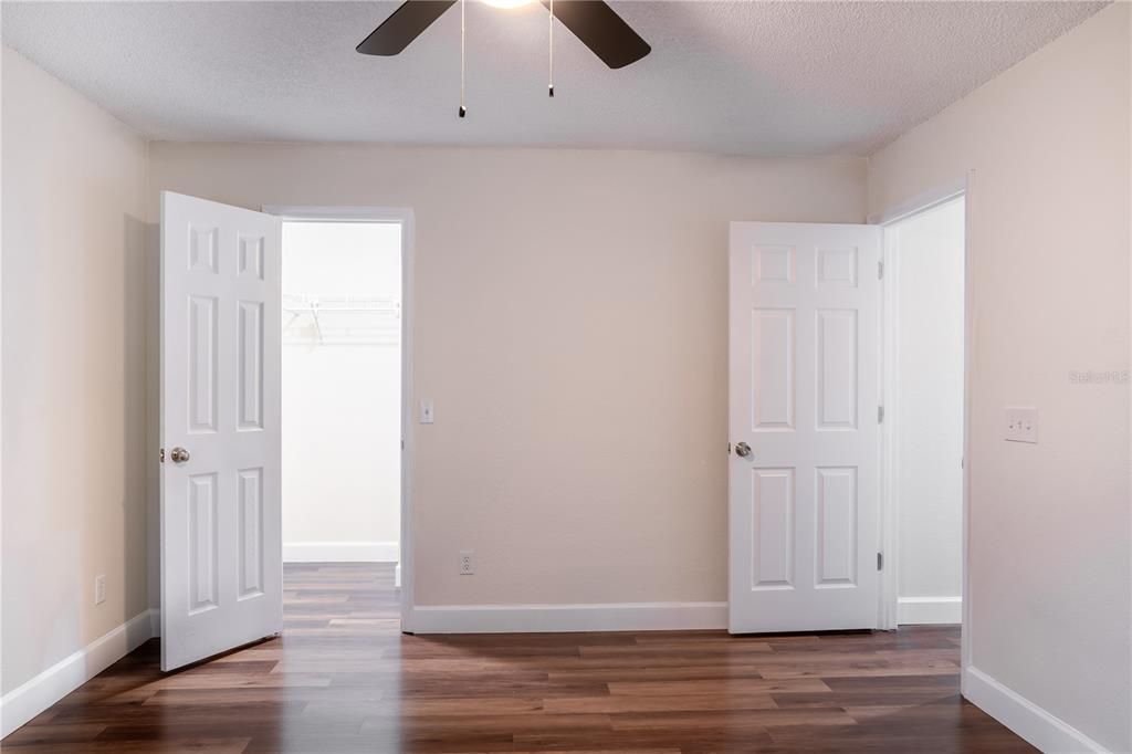 En Venta: $689,000 (4 camas, 2 baños, 2151 Pies cuadrados)