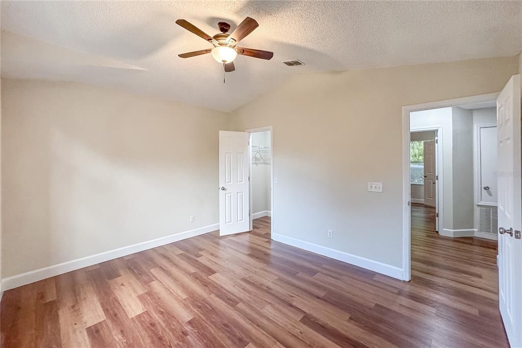 En Venta: $689,000 (4 camas, 2 baños, 2151 Pies cuadrados)