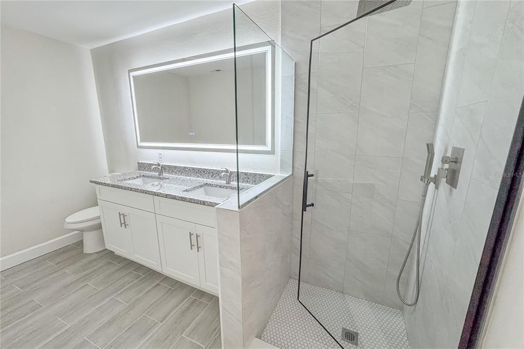 En Venta: $689,000 (4 camas, 2 baños, 2151 Pies cuadrados)