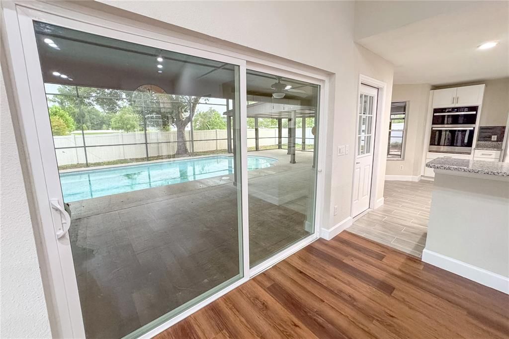 En Venta: $689,000 (4 camas, 2 baños, 2151 Pies cuadrados)