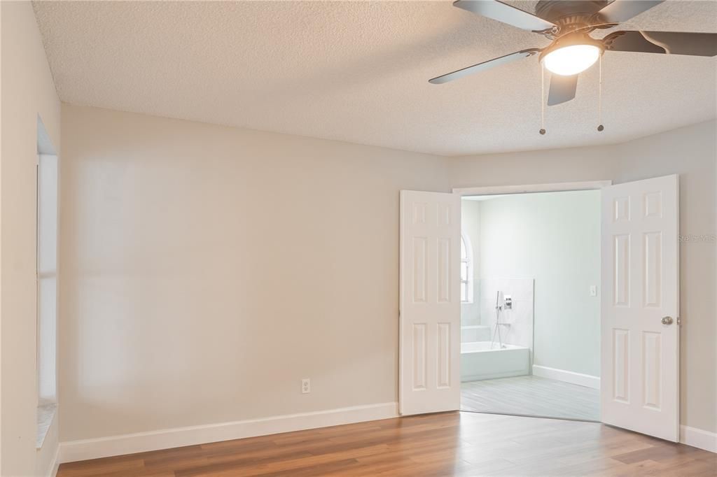 En Venta: $689,000 (4 camas, 2 baños, 2151 Pies cuadrados)