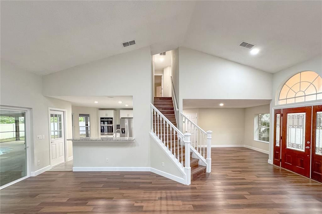 En Venta: $689,000 (4 camas, 2 baños, 2151 Pies cuadrados)