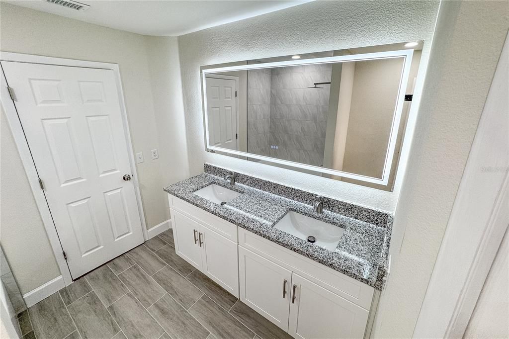 En Venta: $689,000 (4 camas, 2 baños, 2151 Pies cuadrados)