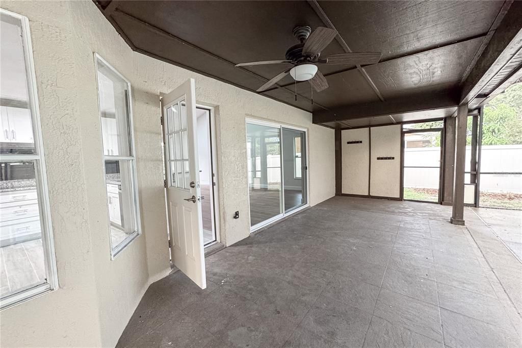 En Venta: $689,000 (4 camas, 2 baños, 2151 Pies cuadrados)