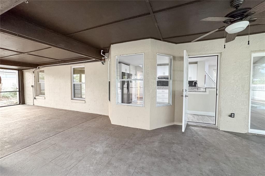 En Venta: $689,000 (4 camas, 2 baños, 2151 Pies cuadrados)