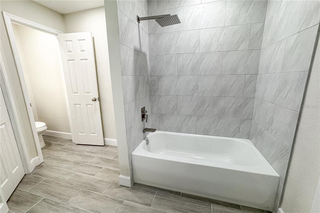 En Venta: $689,000 (4 camas, 2 baños, 2151 Pies cuadrados)