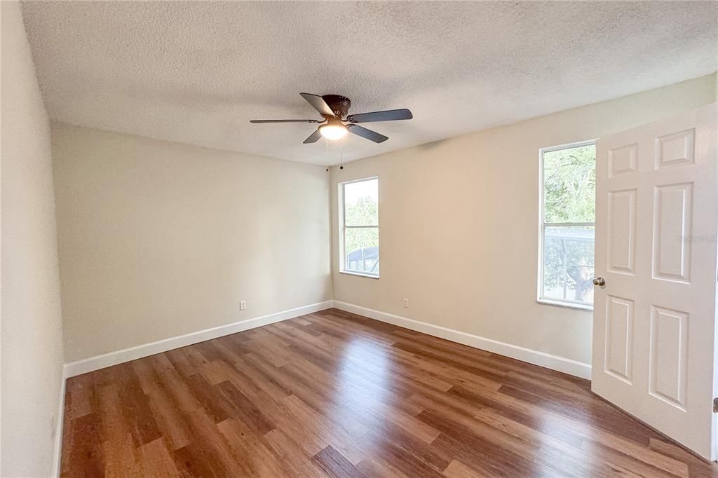 En Venta: $689,000 (4 camas, 2 baños, 2151 Pies cuadrados)