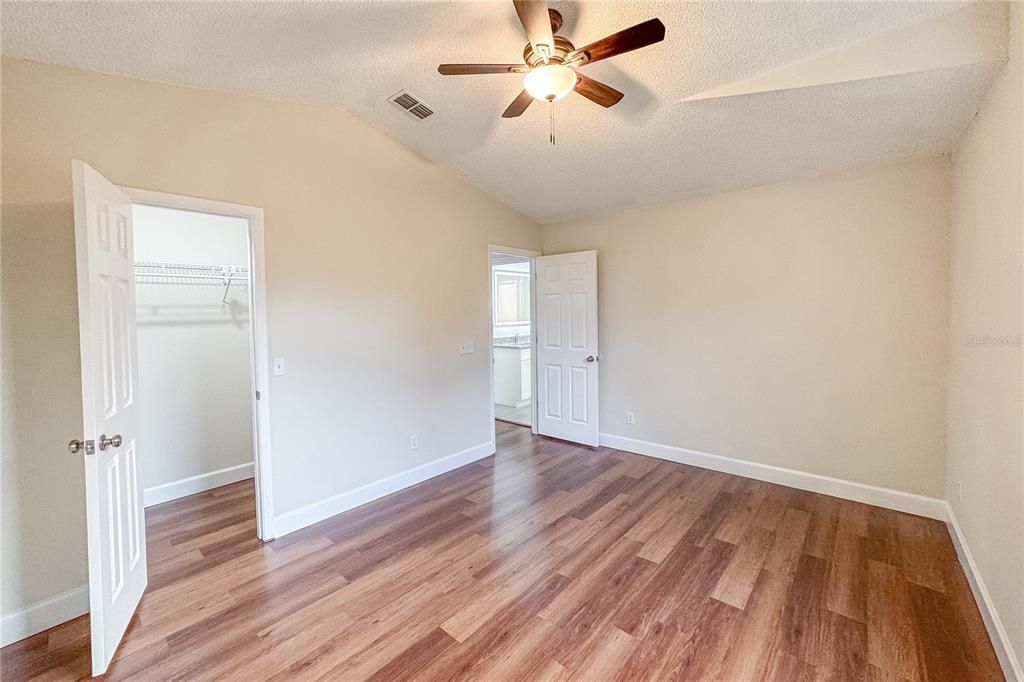 En Venta: $689,000 (4 camas, 2 baños, 2151 Pies cuadrados)