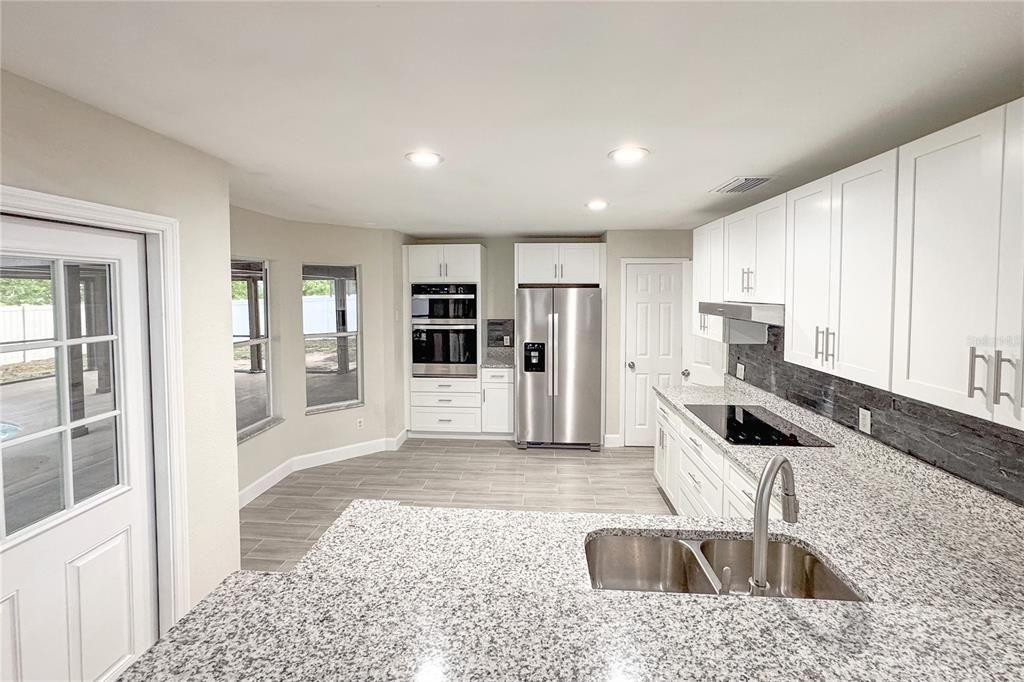 En Venta: $689,000 (4 camas, 2 baños, 2151 Pies cuadrados)