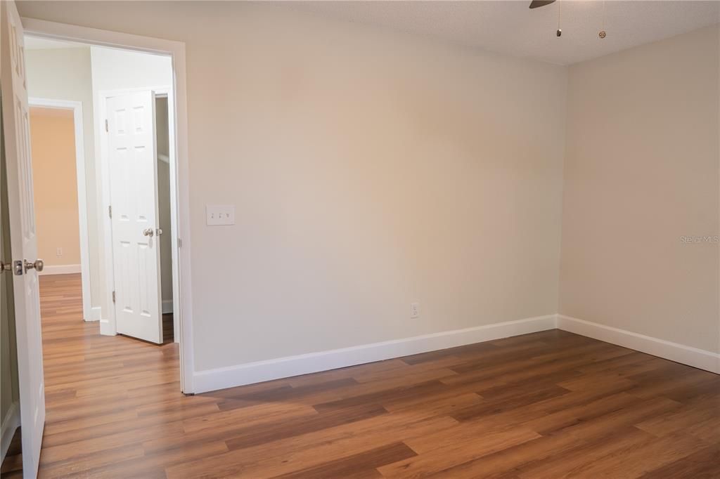 En Venta: $689,000 (4 camas, 2 baños, 2151 Pies cuadrados)