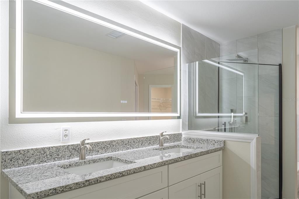 En Venta: $689,000 (4 camas, 2 baños, 2151 Pies cuadrados)