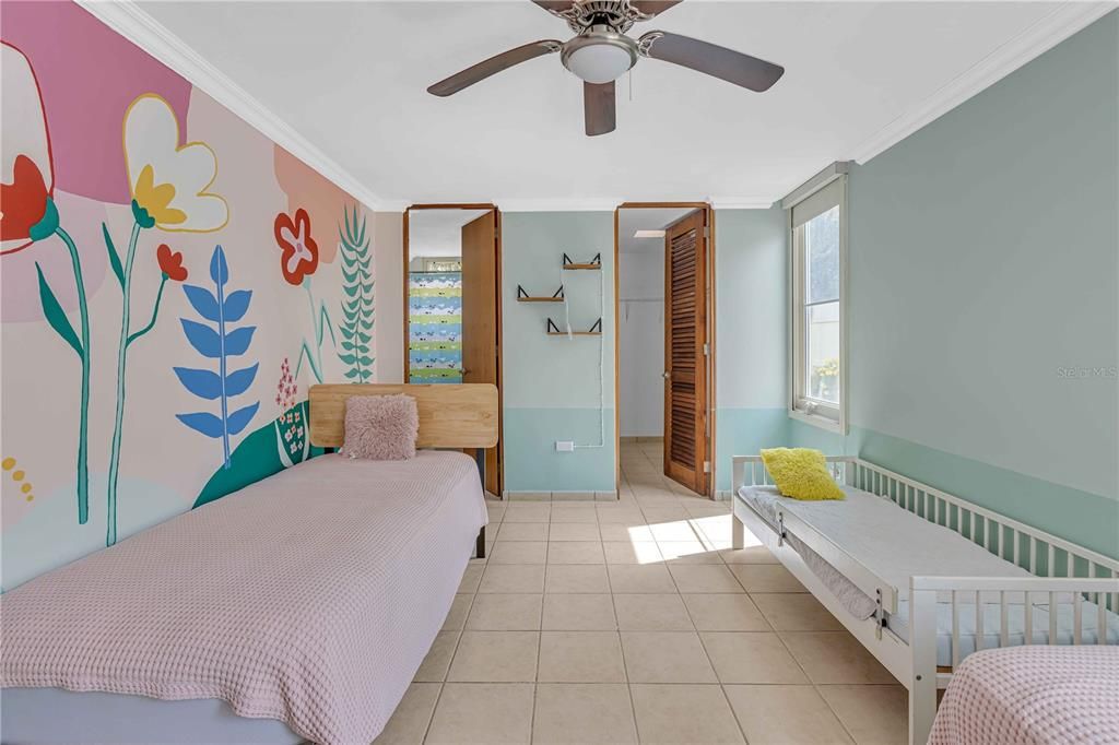 Active With Contract: $1,590,000 (4 beds, 3 baths, 4000 Square Feet)