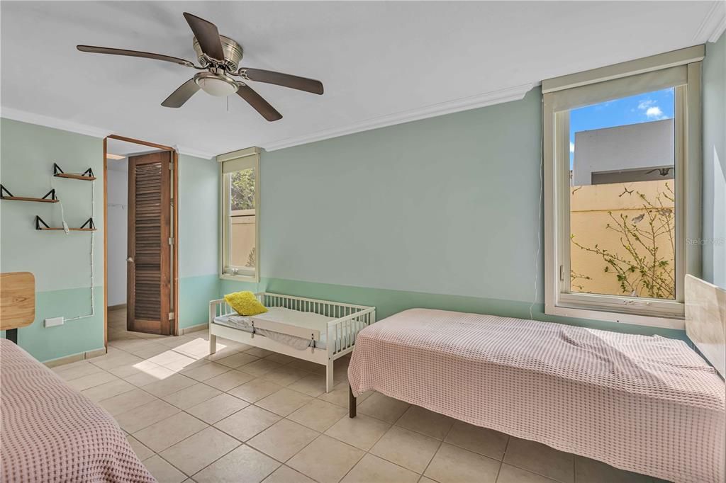 Active With Contract: $1,590,000 (4 beds, 3 baths, 4000 Square Feet)