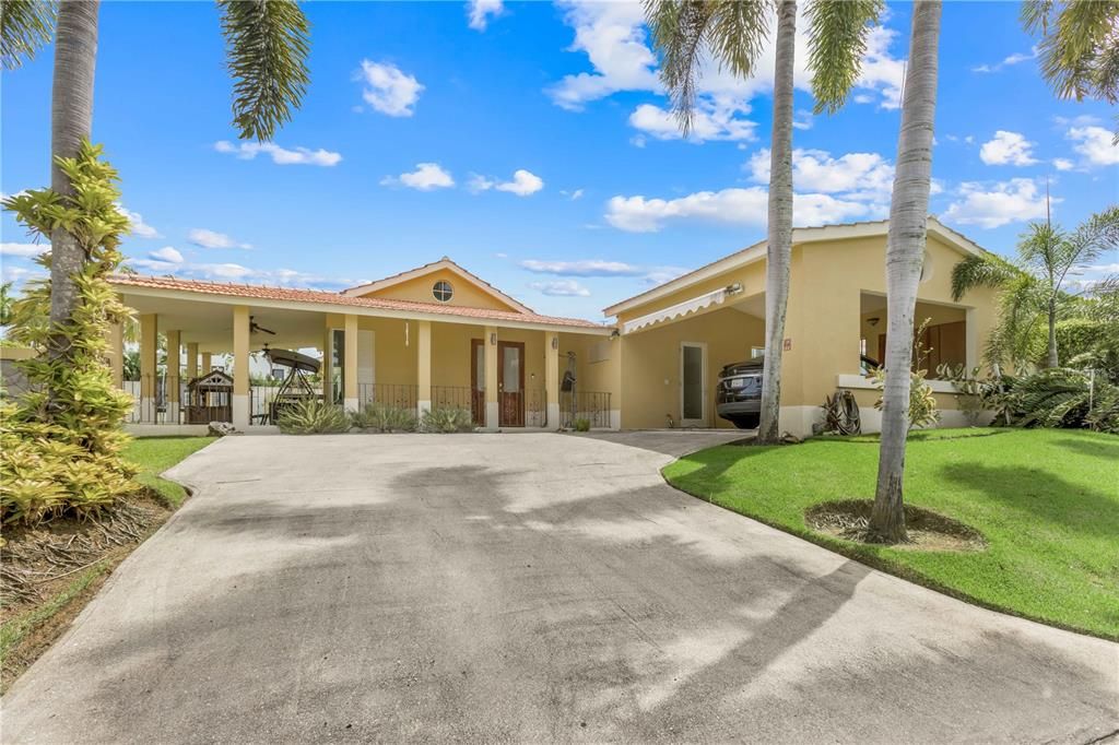 Active With Contract: $1,590,000 (4 beds, 3 baths, 4000 Square Feet)