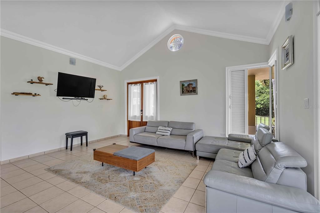 Active With Contract: $1,590,000 (4 beds, 3 baths, 4000 Square Feet)