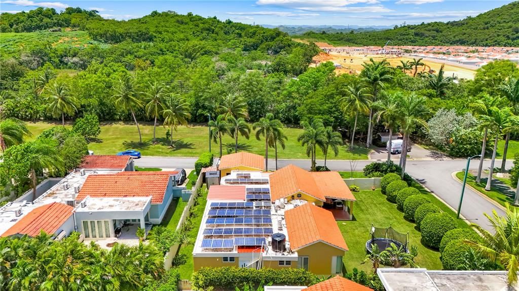 Active With Contract: $1,590,000 (4 beds, 3 baths, 4000 Square Feet)