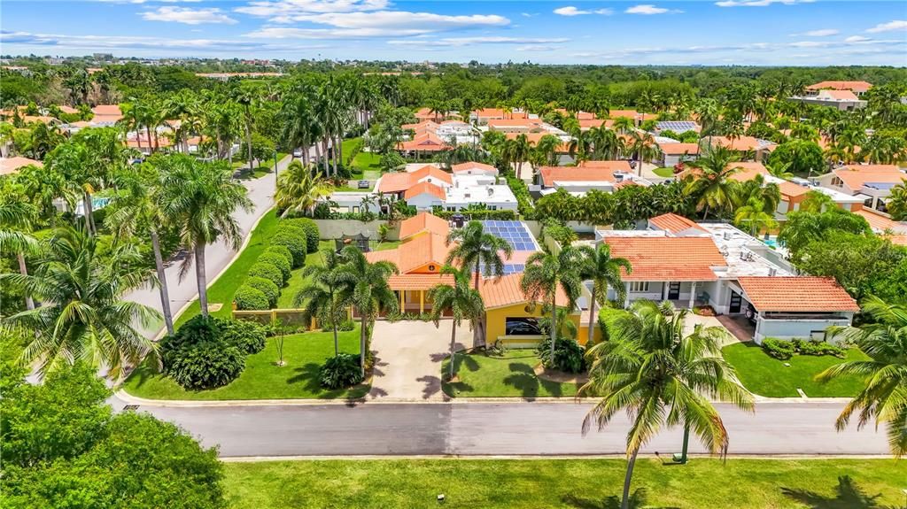 Active With Contract: $1,590,000 (4 beds, 3 baths, 4000 Square Feet)