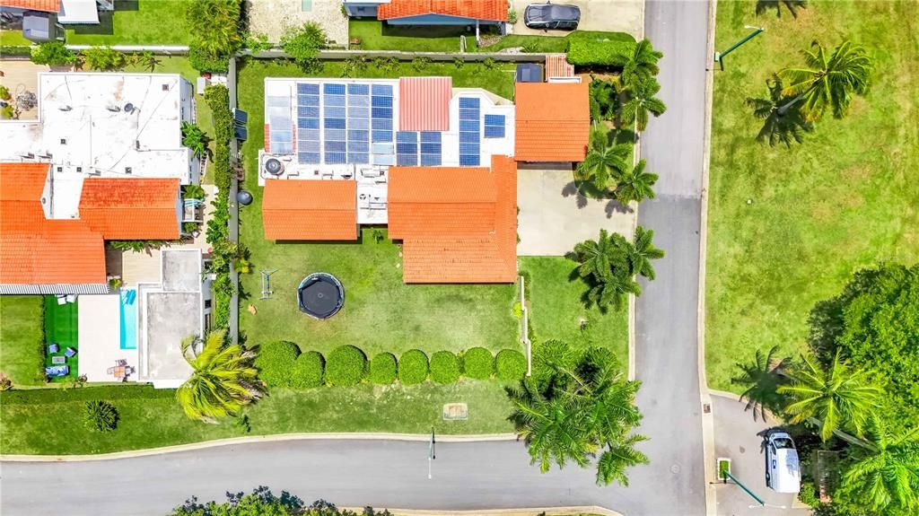 Active With Contract: $1,590,000 (4 beds, 3 baths, 4000 Square Feet)