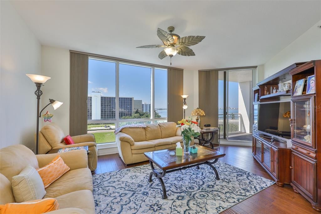 For Sale: $779,000 (2 beds, 2 baths, 1765 Square Feet)