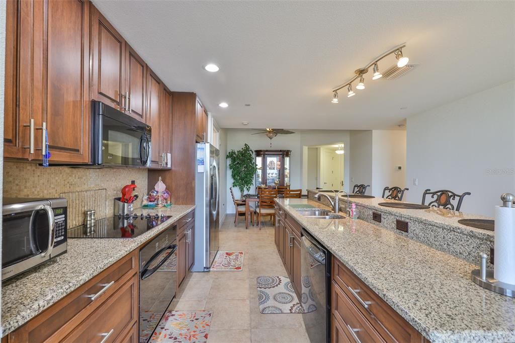 For Sale: $779,000 (2 beds, 2 baths, 1765 Square Feet)