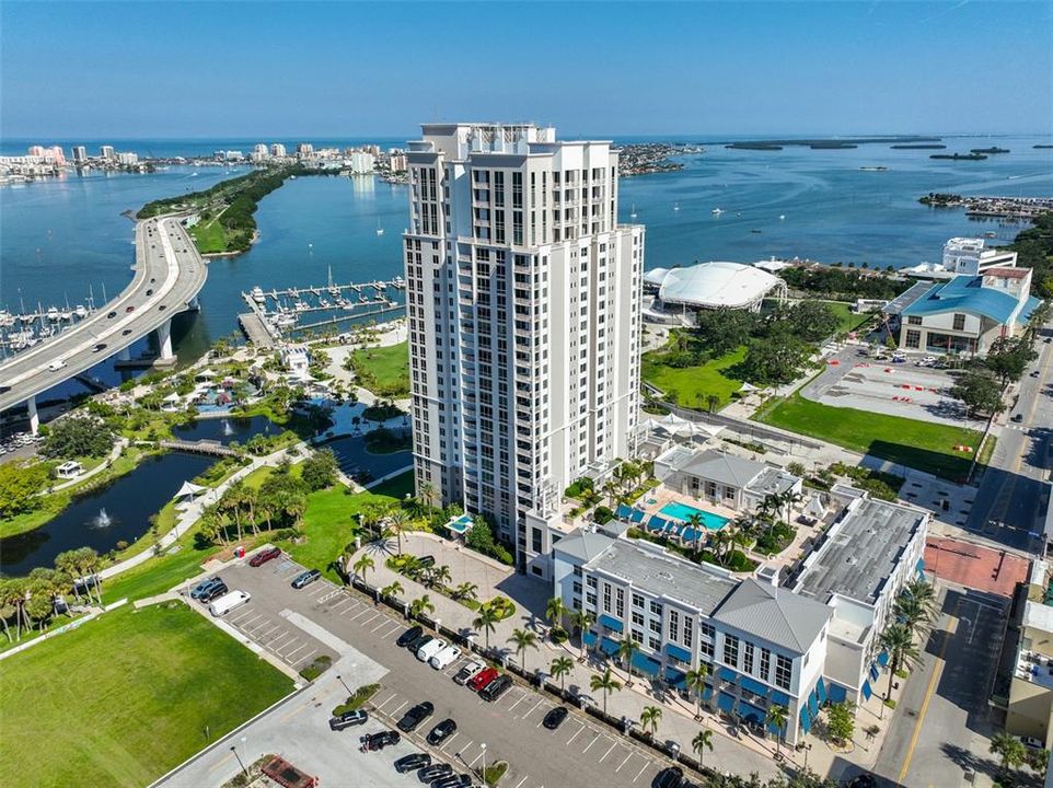 For Sale: $779,000 (2 beds, 2 baths, 1765 Square Feet)