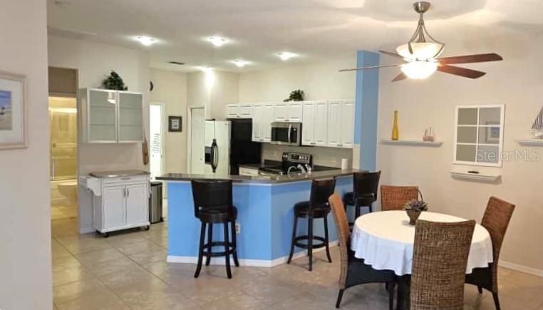 For Sale: $265,000 (2 beds, 2 baths, 1280 Square Feet)