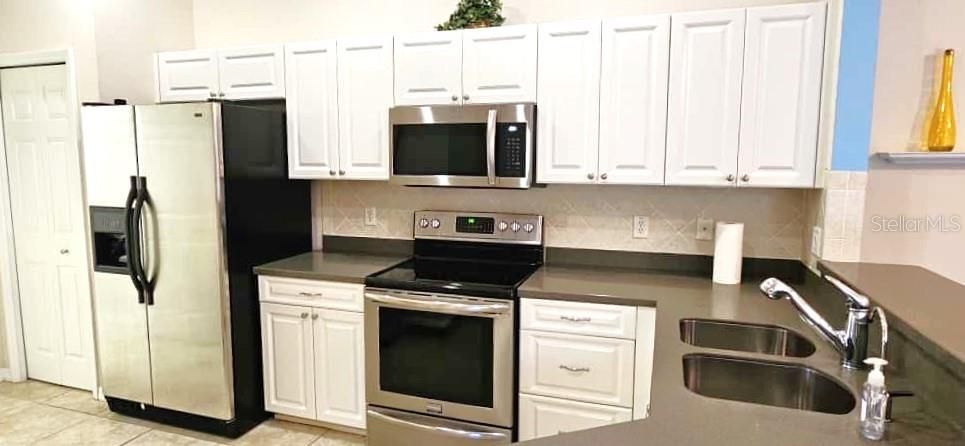 For Sale: $265,000 (2 beds, 2 baths, 1280 Square Feet)